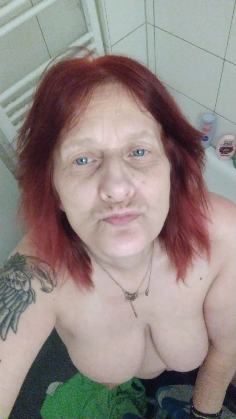 Suche stets Männer und Männergruppen für bizarren SEx