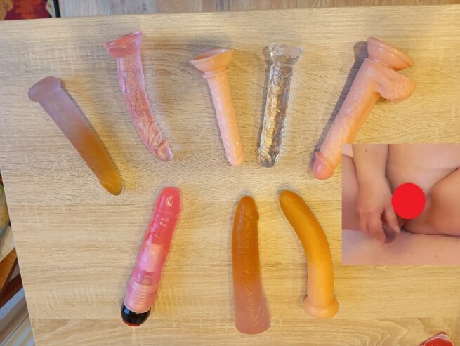 Paar bietet benuzte Dildos an