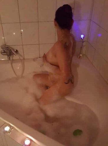 Magst du mal eine Fremde Fotze ficken?