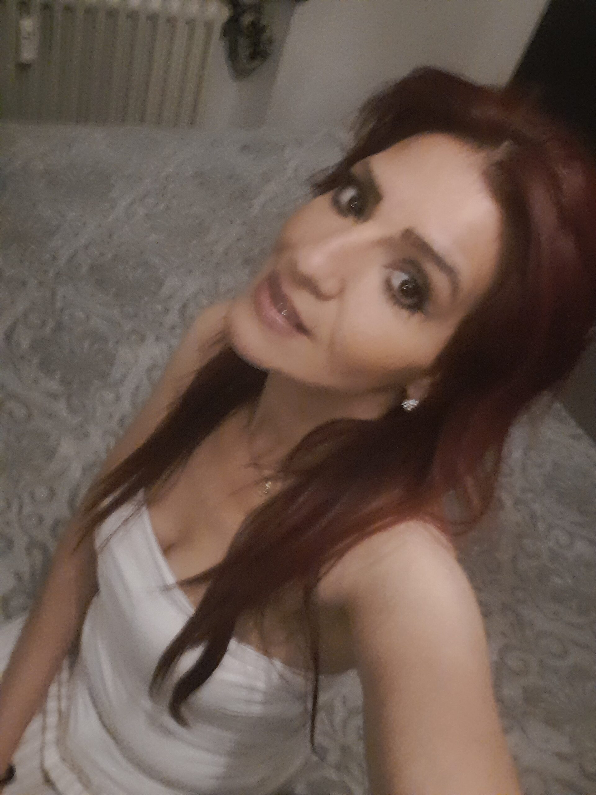 Versautes privates AO-Girl privat zu besuchen