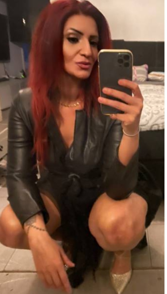 Versautes privates AO-Girl privat zu besuchen