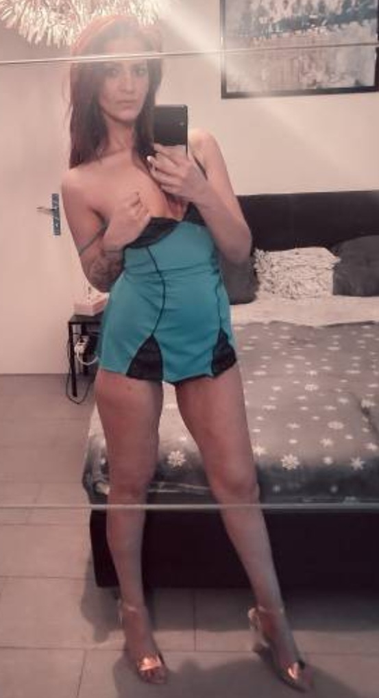 Versautes privates AO-Girl privat zu besuchen