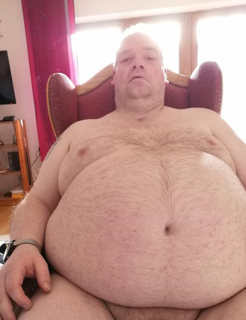 Er Bezahlt sie aber nur Bar