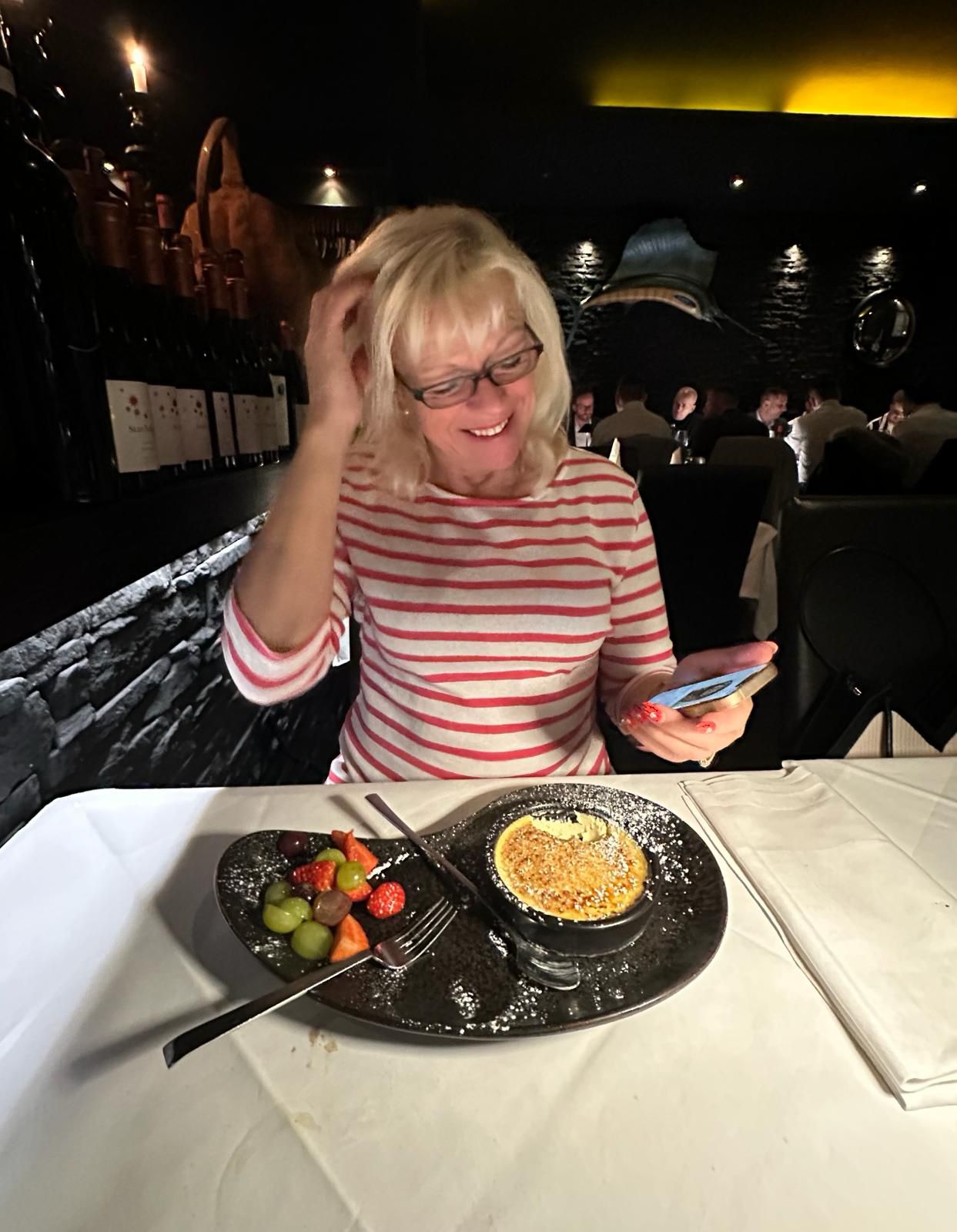 Reife 69 Jahre, eine echte deutsche Hausfrau, die sich gerne von dir besuchen läßt.