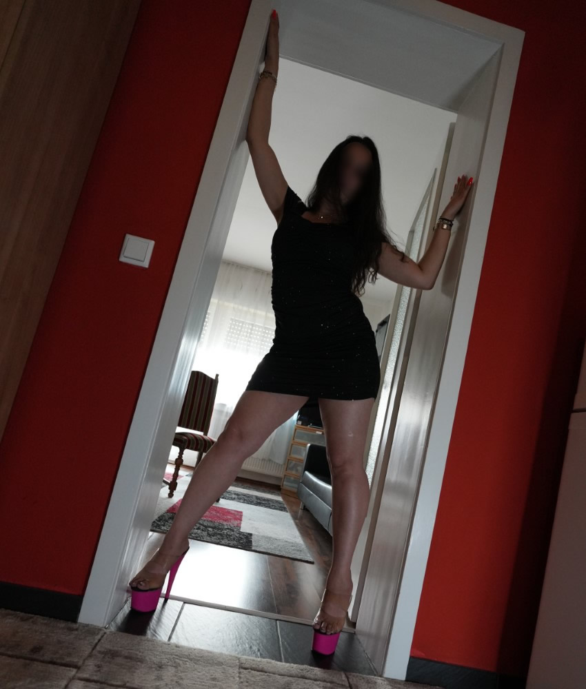 Erstmal von hinten ganz langsam schamlos reinschieben, ich liebe es!