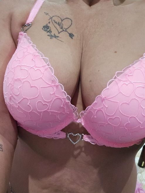 Lady bietet Sextreffen an mit Flair