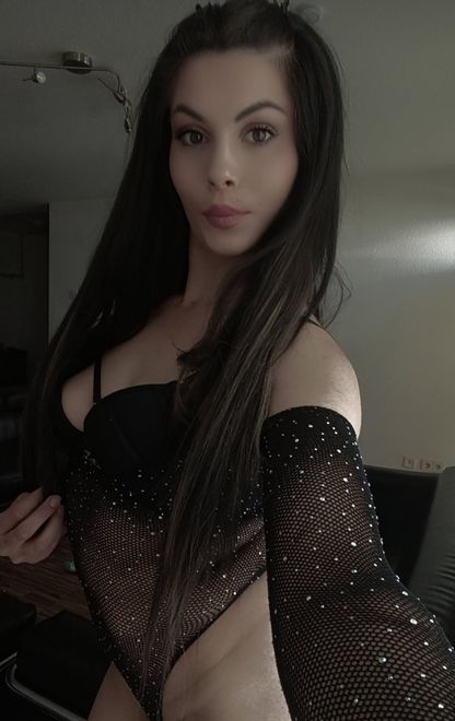 Larina macht Erotik Dates