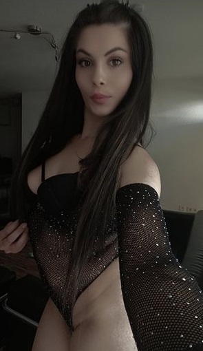 Sexy Larina macht geile Sextreffen