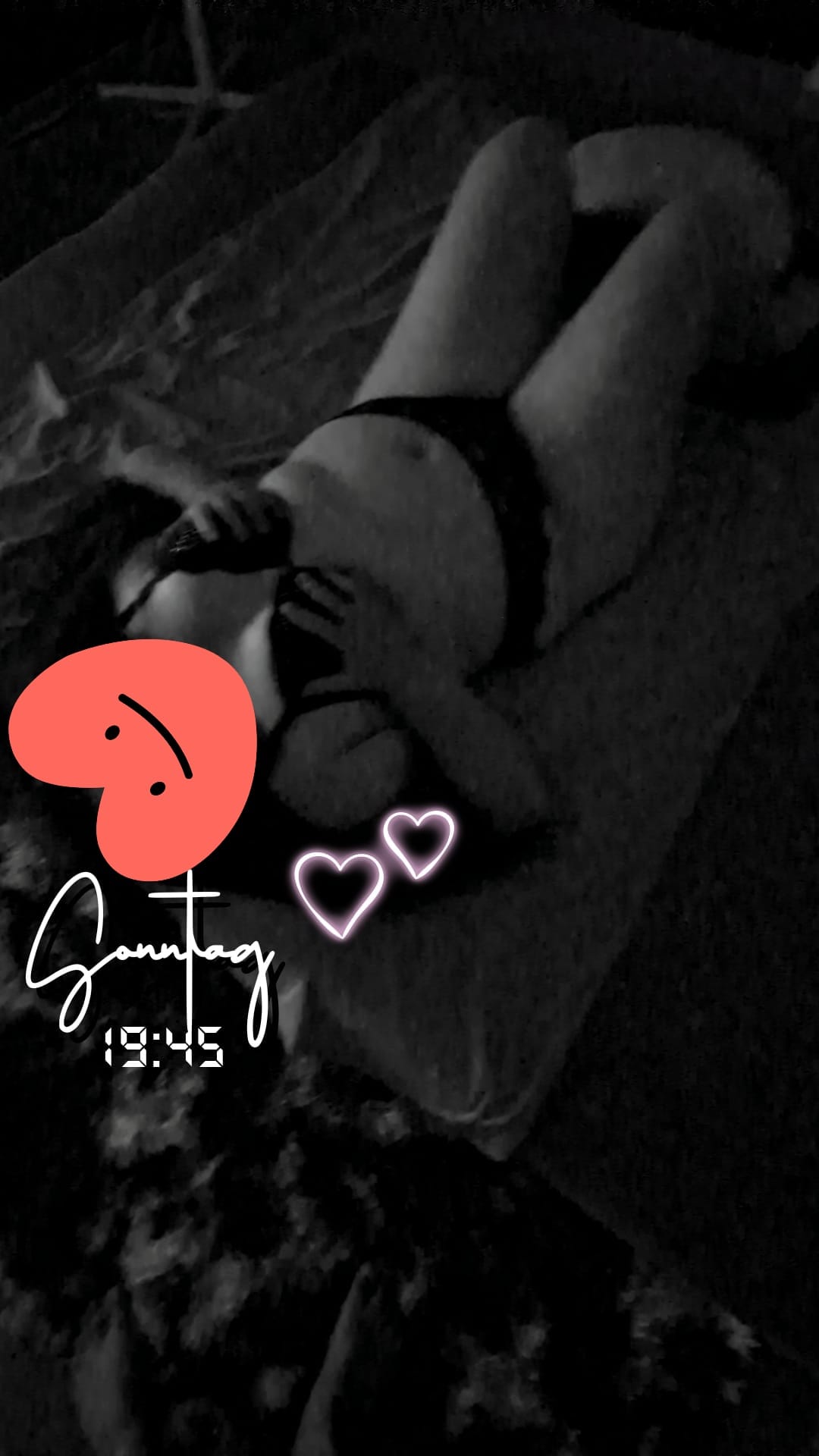 Luna bietet geile versaute Gang Bang Party
